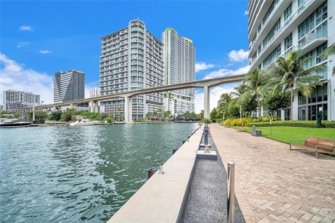 Купить кондоминиум в Майами, Флорида 3 спальни, 140.1м2, № 1956474 - фото 30