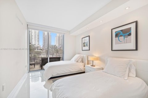 Купить кондоминиум в Майами, Флорида 3 спальни, 140.1м2, № 1956474 - фото 24