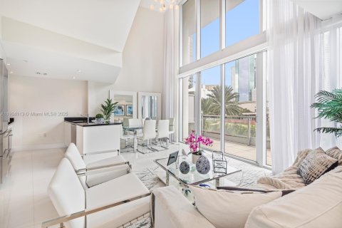 Купить кондоминиум в Майами, Флорида 3 спальни, 140.1м2, № 1956474 - фото 2