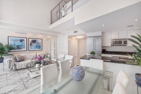 Купить кондоминиум в Майами, Флорида 3 спальни, 140.1м2, № 1956474 - фото 1