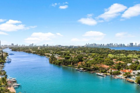 Condominio en venta en Miami Beach, Florida, 4 dormitorios, 426.14 m2 № 2020382 - foto 17