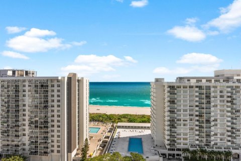 Condominio en venta en Miami Beach, Florida, 4 dormitorios, 426.14 m2 № 2020382 - foto 29