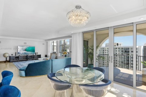 Condominio en venta en Miami Beach, Florida, 4 dormitorios, 426.14 m2 № 2020382 - foto 21