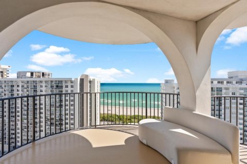 Condominio en venta en Miami Beach, Florida, 4 dormitorios, 426.14 m2 № 2020382 - foto 25