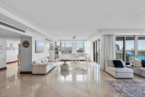 Condominio en venta en Miami Beach, Florida, 4 dormitorios, 426.14 m2 № 2020382 - foto 11