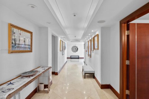 Condominio en venta en Miami Beach, Florida, 4 dormitorios, 426.14 m2 № 2020382 - foto 3
