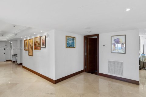 Condominio en venta en Miami Beach, Florida, 4 dormitorios, 426.14 m2 № 2020382 - foto 6