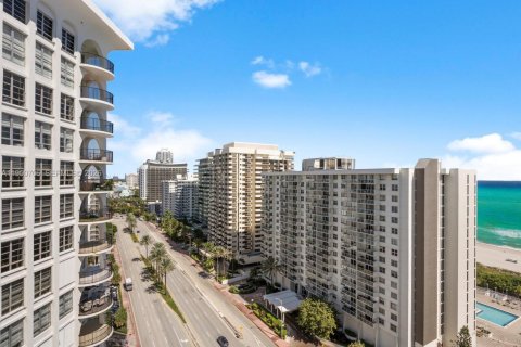 Condominio en venta en Miami Beach, Florida, 4 dormitorios, 426.14 m2 № 2020382 - foto 28