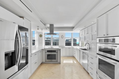 Condominio en venta en Miami Beach, Florida, 4 dormitorios, 426.14 m2 № 2020382 - foto 30