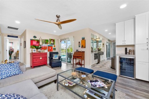 House in Punta Gorda, Florida 4 bedrooms, 178.93 sq.m. № 2223479 - photo 24