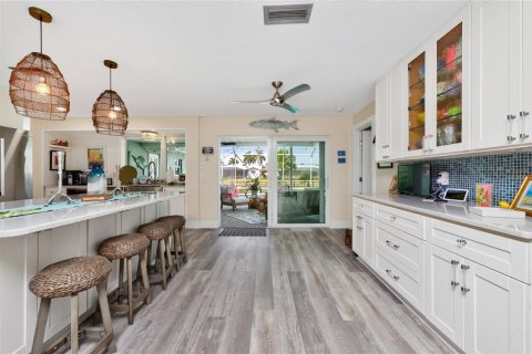 House in Punta Gorda, Florida 4 bedrooms, 178.93 sq.m. № 2223479 - photo 15