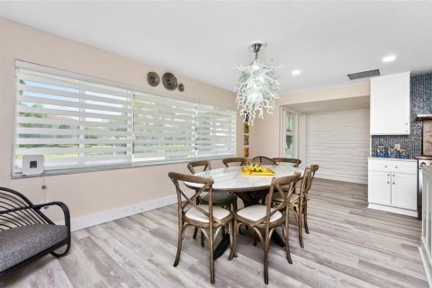 House in Punta Gorda, Florida 4 bedrooms, 178.93 sq.m. № 2223479 - photo 10