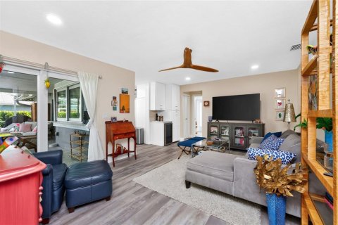 House in Punta Gorda, Florida 4 bedrooms, 178.93 sq.m. № 2223479 - photo 27