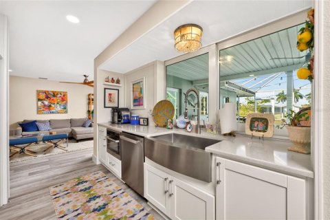 House in Punta Gorda, Florida 4 bedrooms, 178.93 sq.m. № 2223479 - photo 20