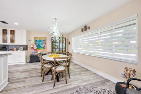 House in Punta Gorda, Florida 4 bedrooms, 178.93 sq.m. № 2223479 - photo 9