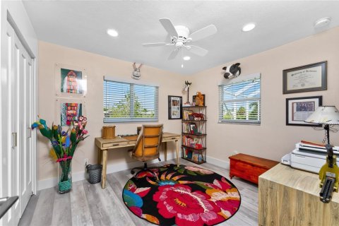 House in Punta Gorda, Florida 4 bedrooms, 178.93 sq.m. № 2223479 - photo 25