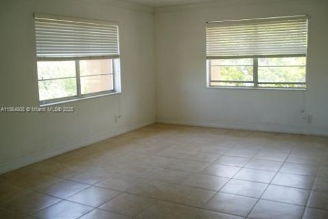 Copropriété à louer à Hallandale Beach, Floride: 1 chambre, 66.43 m2 № 1893083 - photo 20