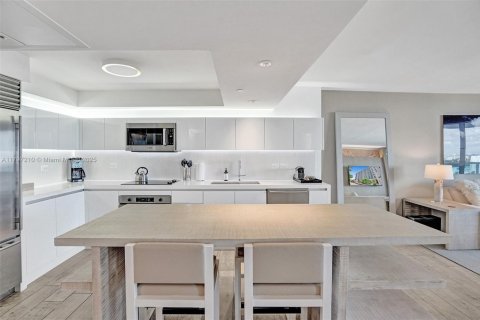 Снять в аренду кондоминиум в Майами-Бич, Флорида 1 спальня, 82.59м2, № 1935034 - фото 17