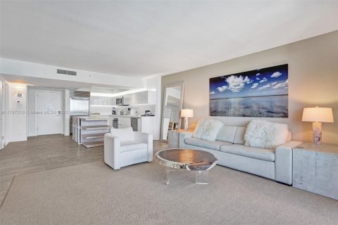 Снять в аренду кондоминиум в Майами-Бич, Флорида 1 спальня, 82.59м2, № 1935034 - фото 12
