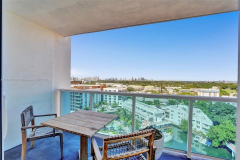 Снять в аренду кондоминиум в Майами-Бич, Флорида 1 спальня, 82.59м2, № 1935034 - фото 25