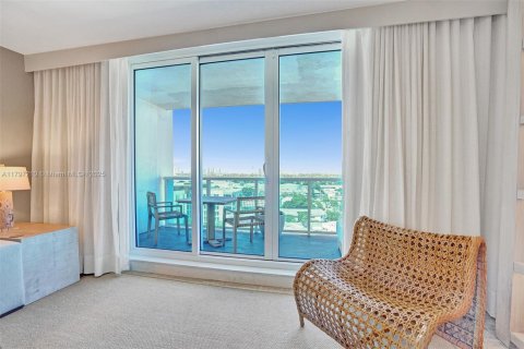 Снять в аренду кондоминиум в Майами-Бич, Флорида 1 спальня, 82.59м2, № 1935034 - фото 24