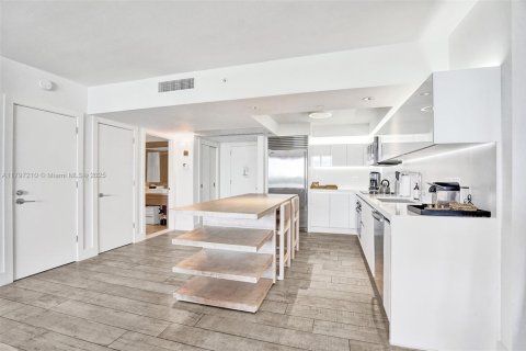 Снять в аренду кондоминиум в Майами-Бич, Флорида 1 спальня, 82.59м2, № 1935034 - фото 15