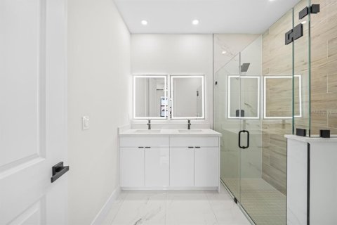 Immobilier commercial à vendre à Cape Coral, Floride: 12 chambres, 222.97 m2 № 2234666 - photo 12