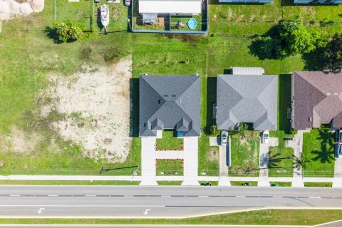 Immobilier commercial à vendre à Cape Coral, Floride: 12 chambres, 222.97 m2 № 2234666 - photo 22