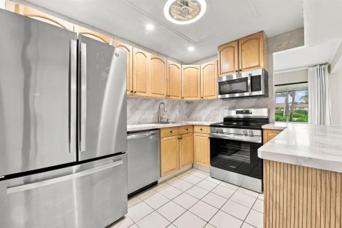 Touwnhouse à vendre à Boca Raton, Floride: 3 chambres, 117.8 m2 № 2406042 - photo 2