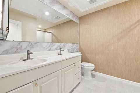 Touwnhouse à vendre à Boca Raton, Floride: 3 chambres, 117.8 m2 № 2406042 - photo 8