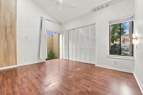 Touwnhouse à vendre à Boca Raton, Floride: 3 chambres, 117.8 m2 № 2406042 - photo 14