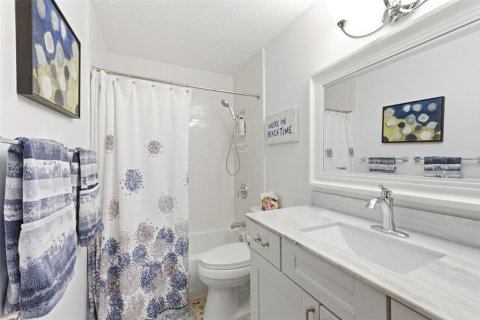 Condo in Saint Petersburg, Florida, 2 bedrooms  № 2128977 - photo 27
