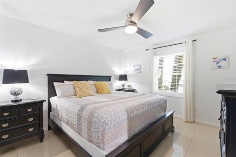 Condo in Saint Petersburg, Florida, 2 bedrooms  № 2128977 - photo 20