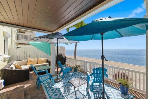 Condo in Saint Petersburg, Florida, 2 bedrooms  № 2128977 - photo 30
