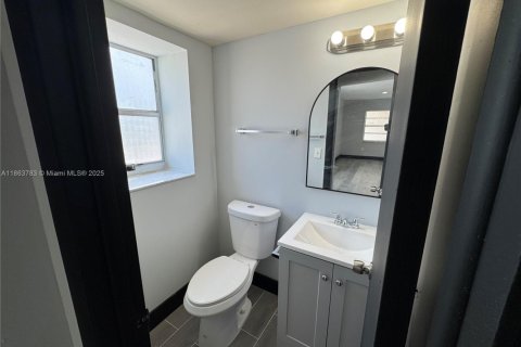 Apartment in Miami, Florida 1 bedroom, 69.68 sq.m. № 1895699 - photo 12