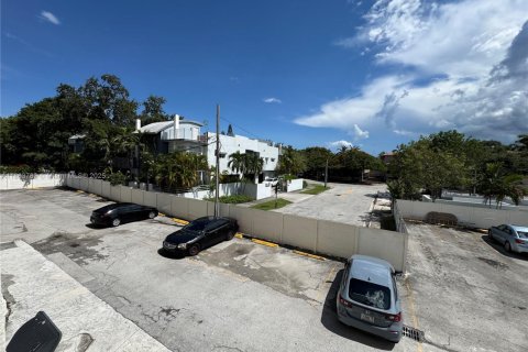 Apartment in Miami, Florida 1 bedroom, 69.68 sq.m. № 1895699 - photo 4