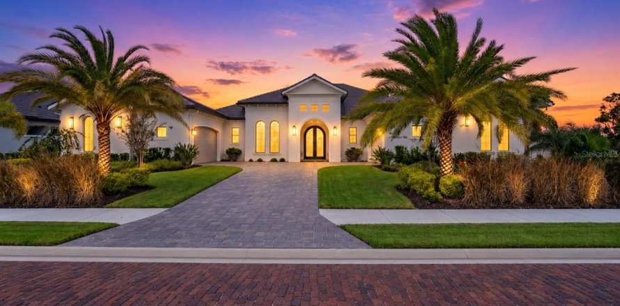 House in Parrish, Florida 3 bedrooms, 308.81 sq.m. № 2431632