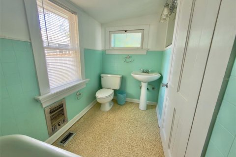 House in Eustis, Florida 3 bedrooms, 166.2 sq.m. № 2399372 - photo 7