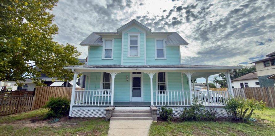 House in Eustis, Florida 3 bedrooms, 166.2 sq.m. № 2399372