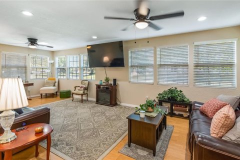 Casa en venta en Center Hill, Florida, 2 dormitorios, 108.7 m2 № 2211644 - foto 5