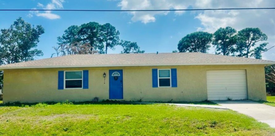 House in Port St. Lucie, Florida 2 bedrooms, 102.19 sq.m. № 2272273