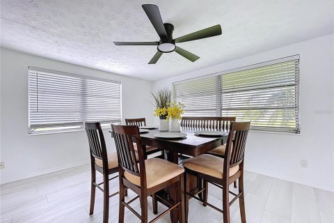 House in Holiday, Florida 2 bedrooms, 106.93 sq.m. № 1870794 - photo 3