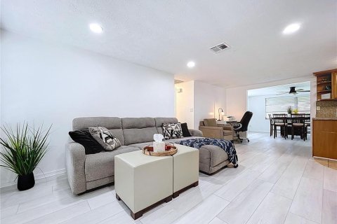 House in Holiday, Florida 2 bedrooms, 106.93 sq.m. № 1870794 - photo 16