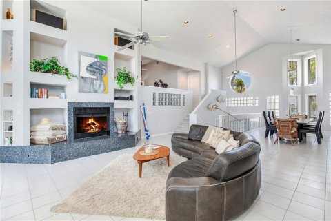 Купить виллу или дом в Норт-Редингтон-Бич, Флорида 6 комнат, 236.06м2, № 1628311 - фото 20