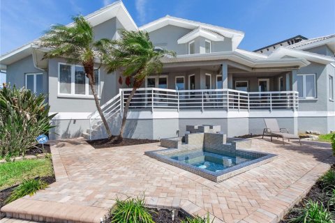 Купить виллу или дом в Норт-Редингтон-Бич, Флорида 6 комнат, 236.06м2, № 1628311 - фото 4