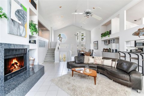 Купить виллу или дом в Норт-Редингтон-Бич, Флорида 6 комнат, 236.06м2, № 1628311 - фото 18