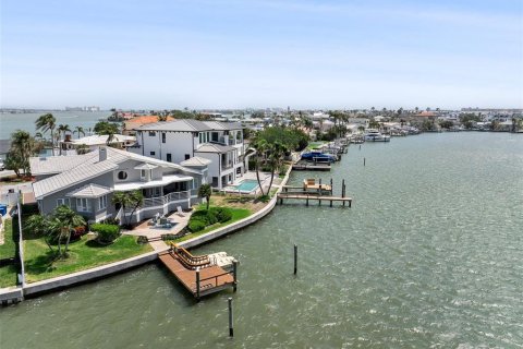 Купить виллу или дом в Норт-Редингтон-Бич, Флорида 6 комнат, 236.06м2, № 1628311 - фото 5