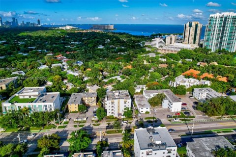 Condo in Miami, Florida, 1 bedroom  № 1830727 - photo 24