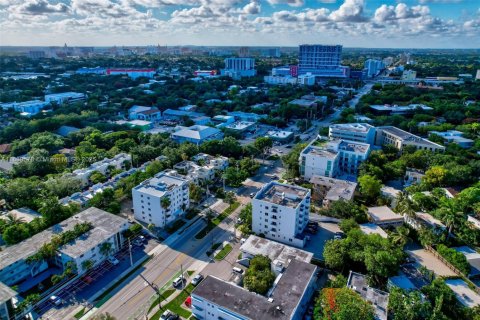 Condo in Miami, Florida, 1 bedroom  № 1830727 - photo 28