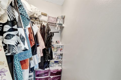 Condo in Miami, Florida, 1 bedroom  № 1830727 - photo 19